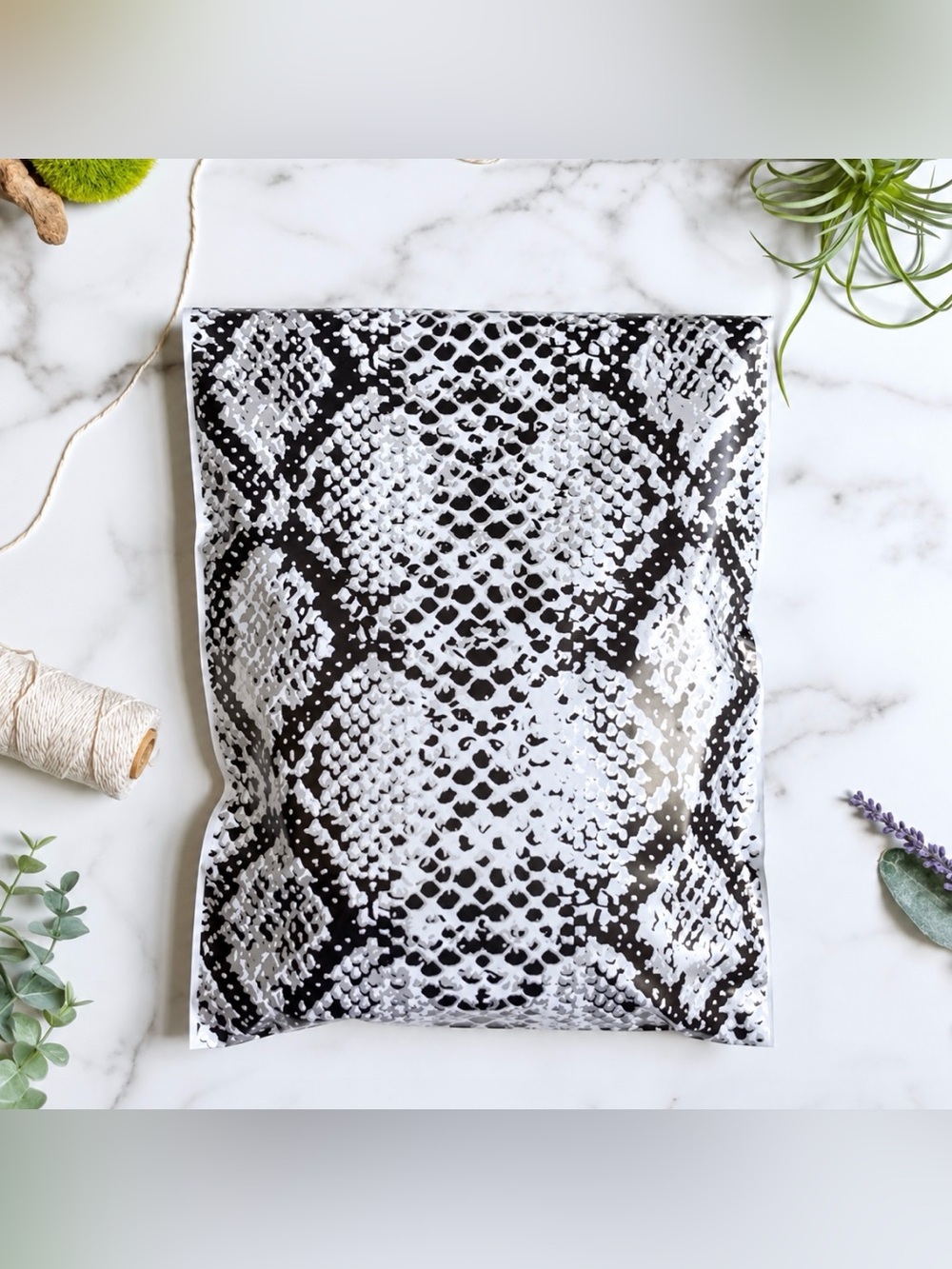 30  6” x 9”  SnakeSkin Print Poly Mailers